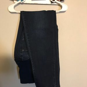 Skinny maternity jeans